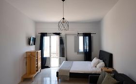 K & G Central Apartments Fira